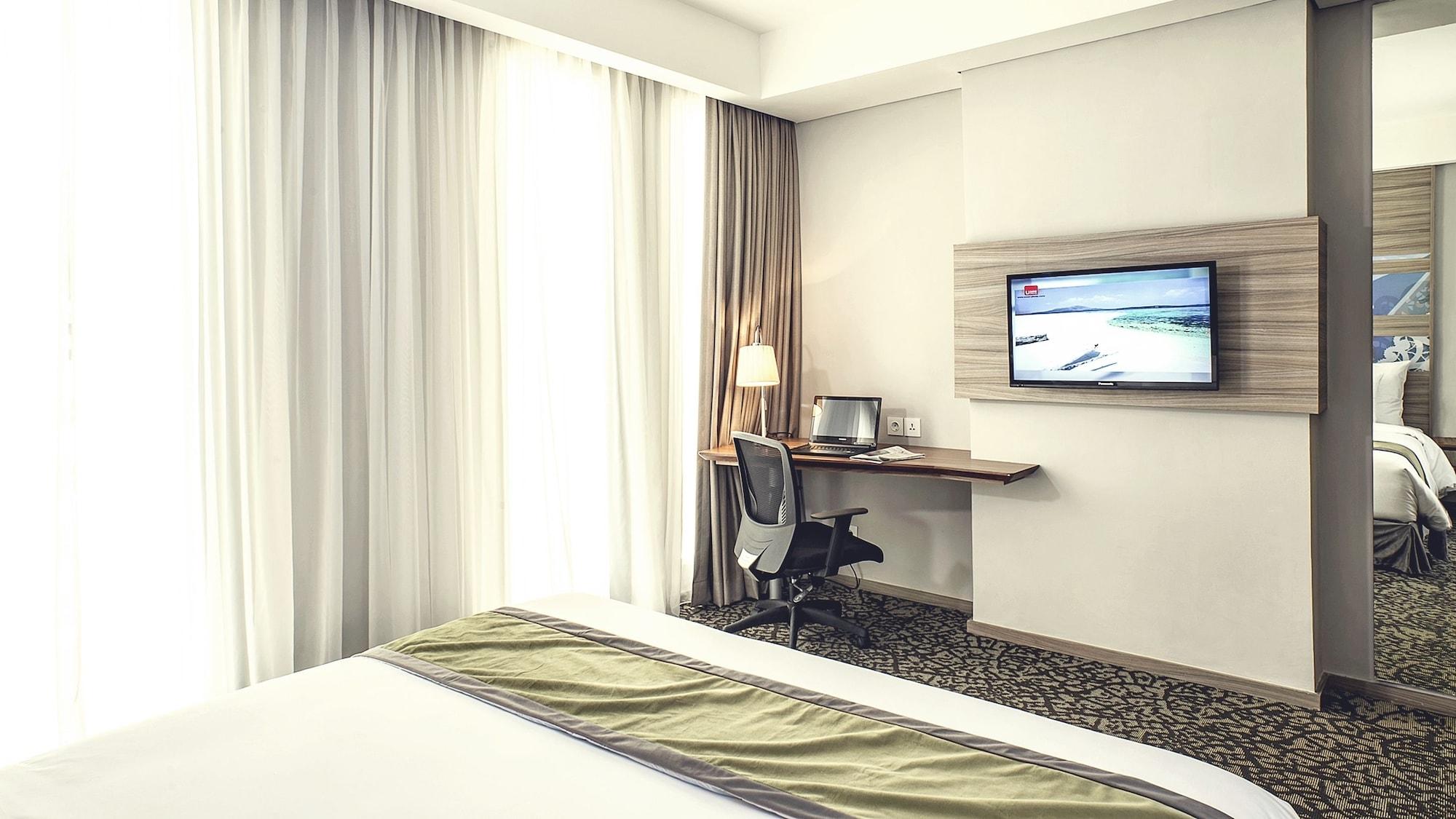 Hotel Grandhika Iskandarsyah Jakarta Exterior photo