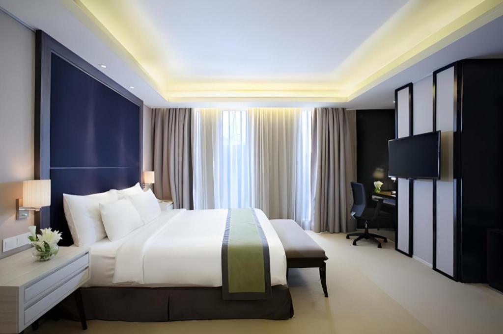 Hotel Grandhika Iskandarsyah Jakarta Exterior photo