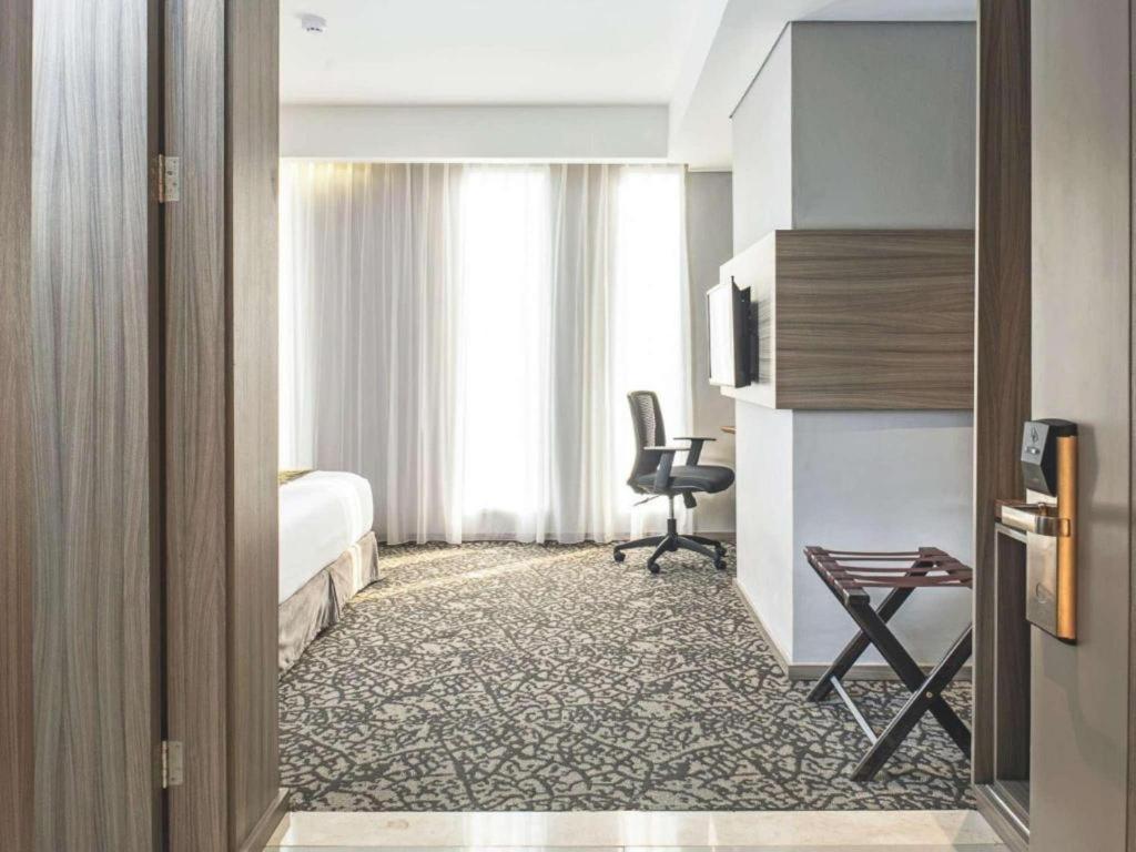 Hotel Grandhika Iskandarsyah Jakarta Exterior photo