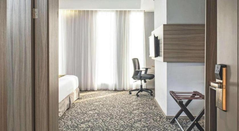 Hotel Grandhika Iskandarsyah Jakarta Exterior photo