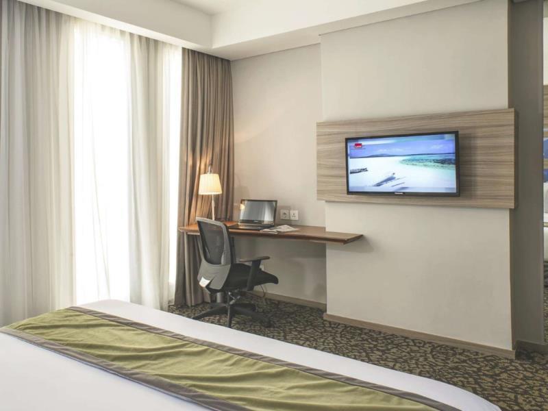 Hotel Grandhika Iskandarsyah Jakarta Exterior photo