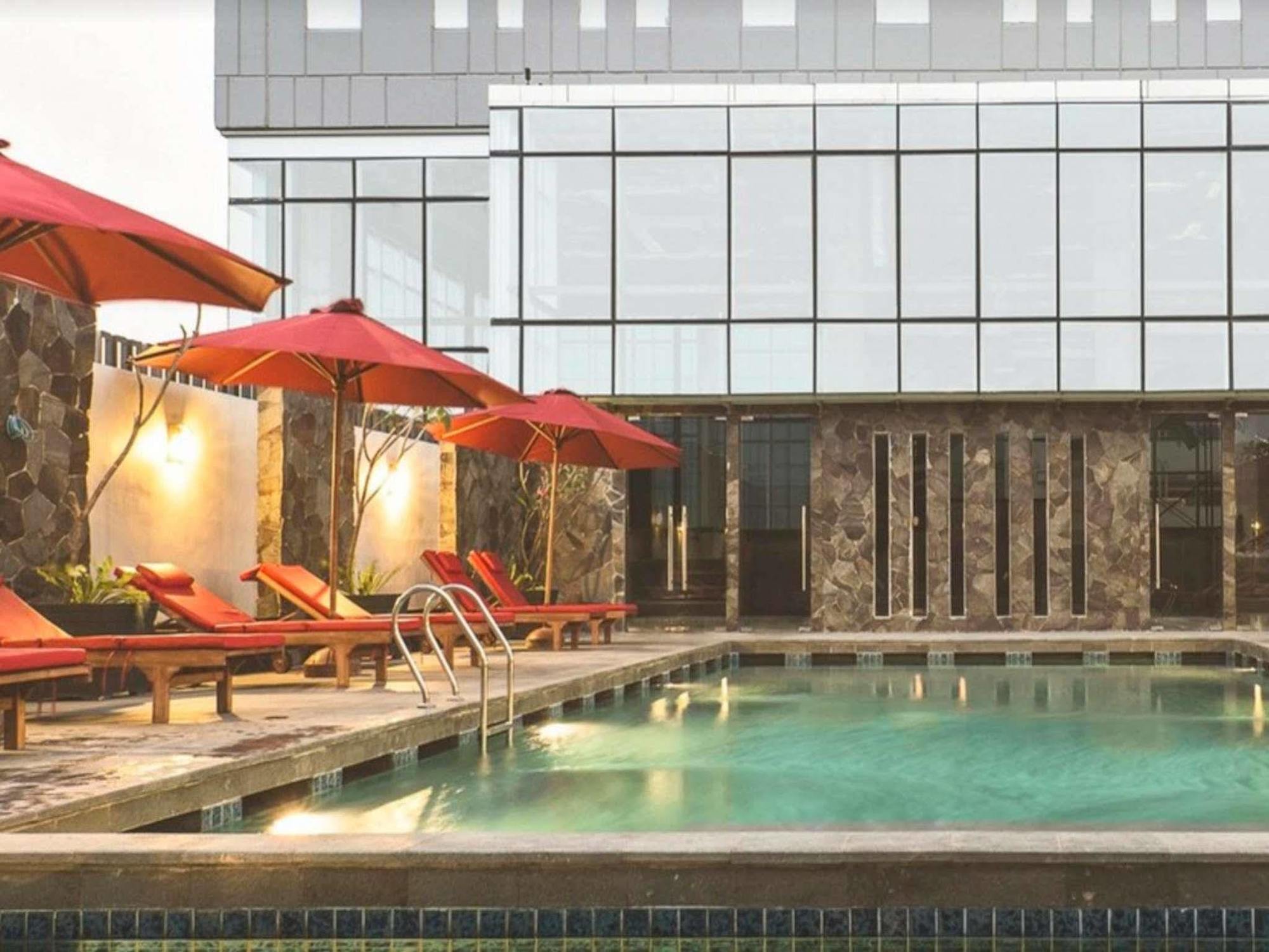 Hotel Grandhika Iskandarsyah Jakarta Exterior photo